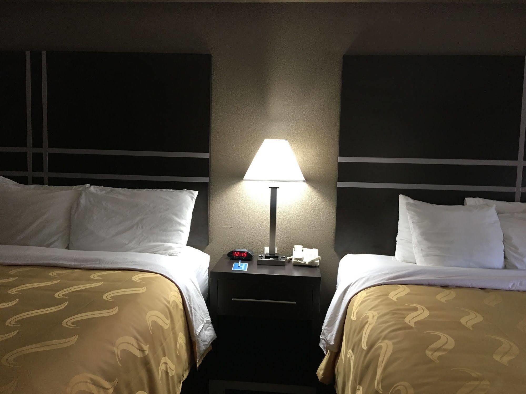 Quality Inn & Suites El Paso I-10 מראה חיצוני תמונה
